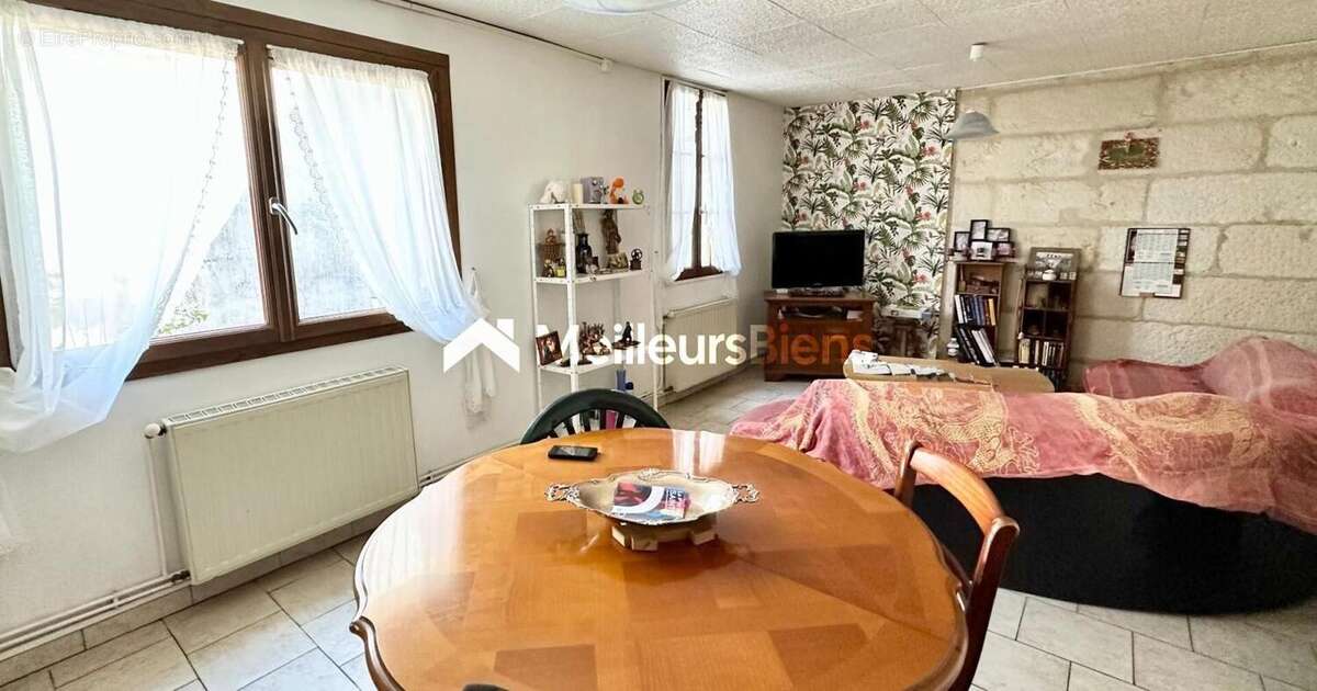 Appartement à SAINTES