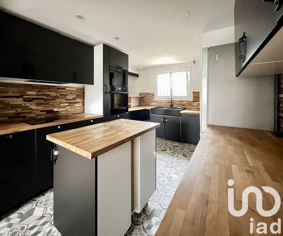 Photo 1 - Maison à DAMMARIE-LES-LYS