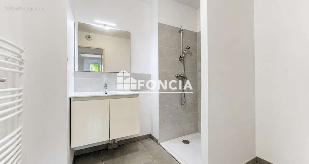 Appartement à VIAS