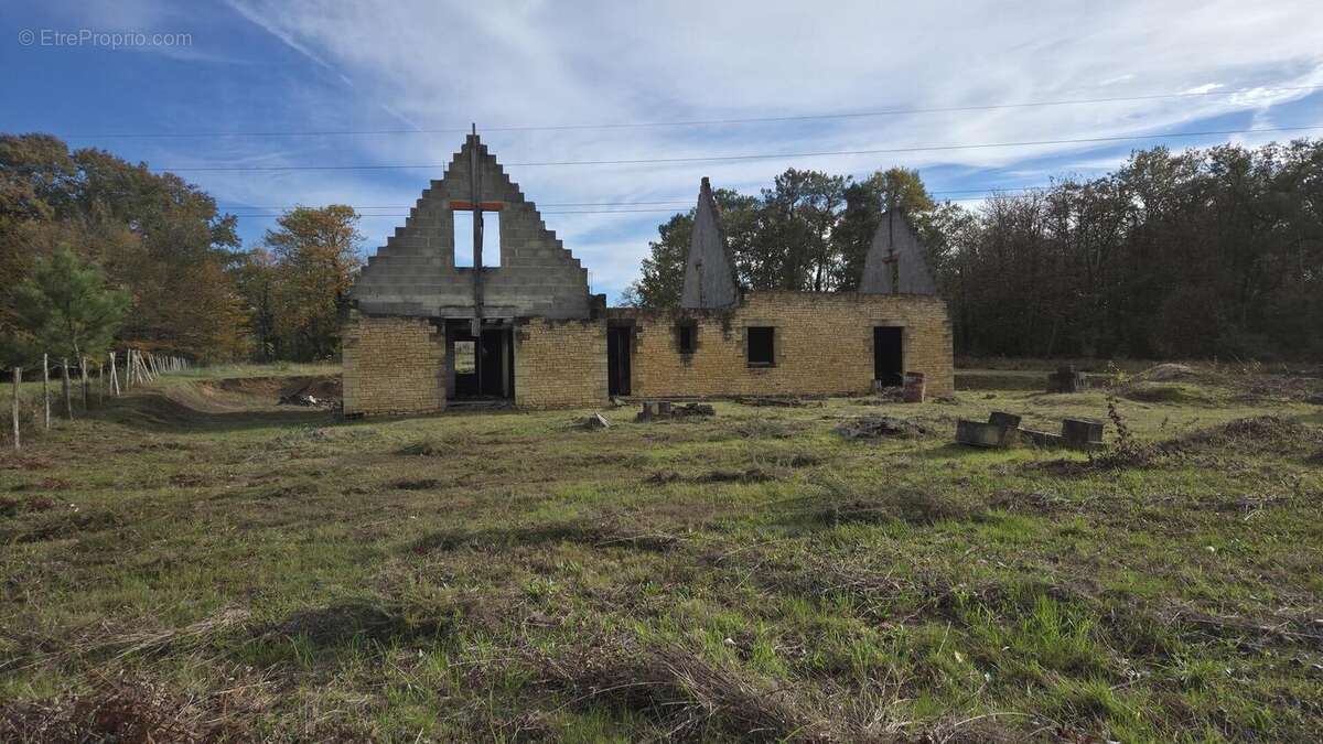 1000021836 - Terrain à SALLES-DE-BELVES