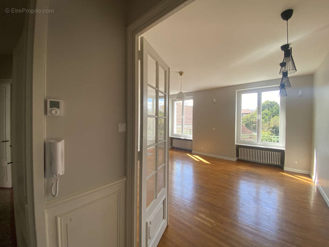 Appartement à SAINT-ETIENNE