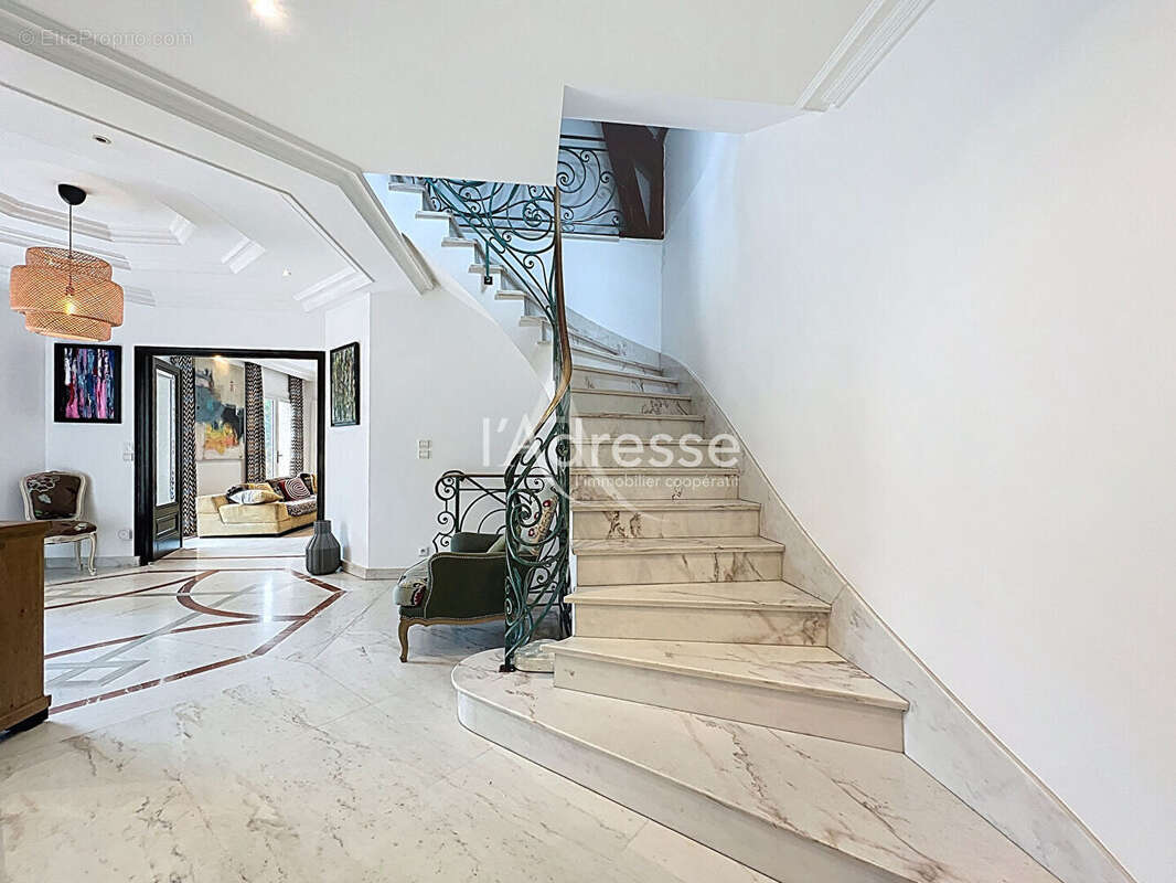 Maison à MONTEVRAIN