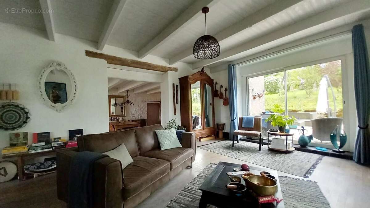 Maison à REGNEVELLE