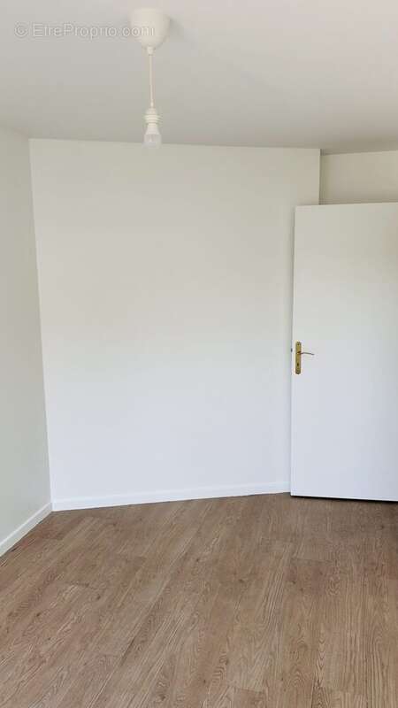 Appartement à L&#039;HAY-LES-ROSES