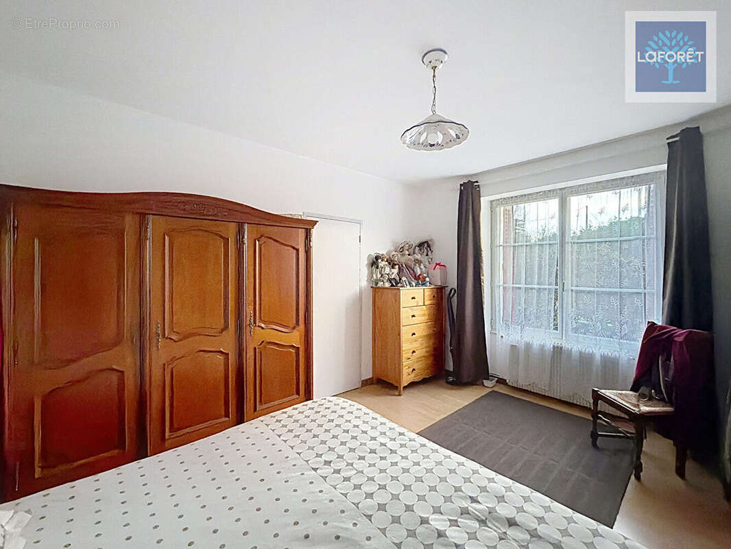 Maison à MONTLIEU-LA-GARDE