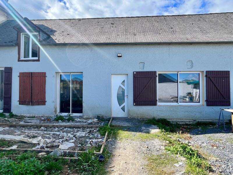 Maison à LAMARQUE-PONTACQ