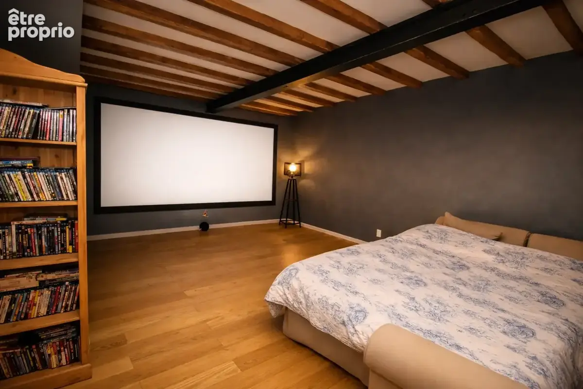 Écusson - Maison de caractère de 117 m2 + dépendance de 30 m2 - photo 6