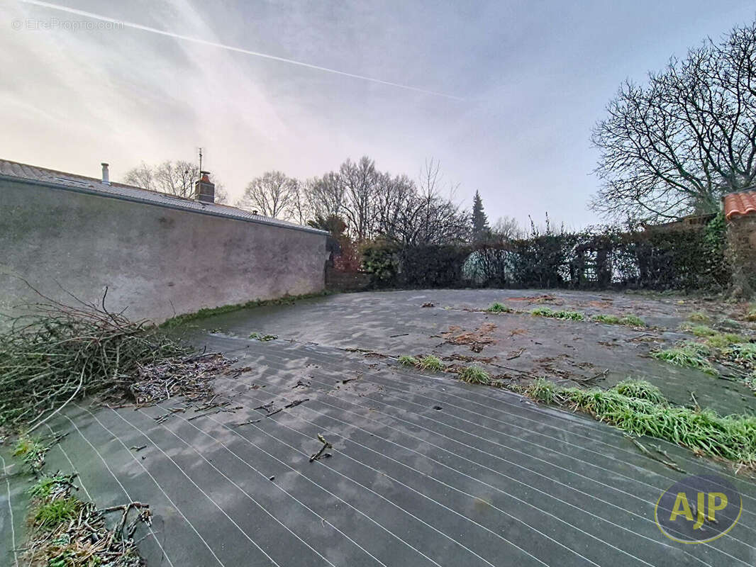 Maison à MONTAIGU