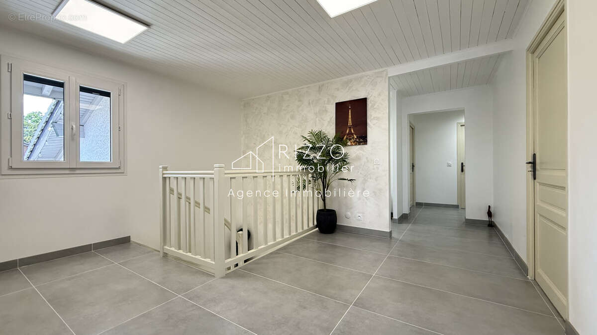 Maison à PREVESSIN-MOENS