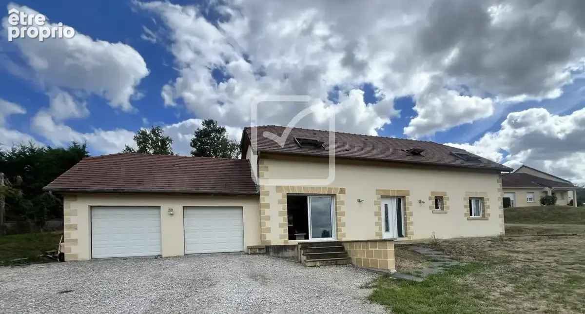 Maison à COSNAC