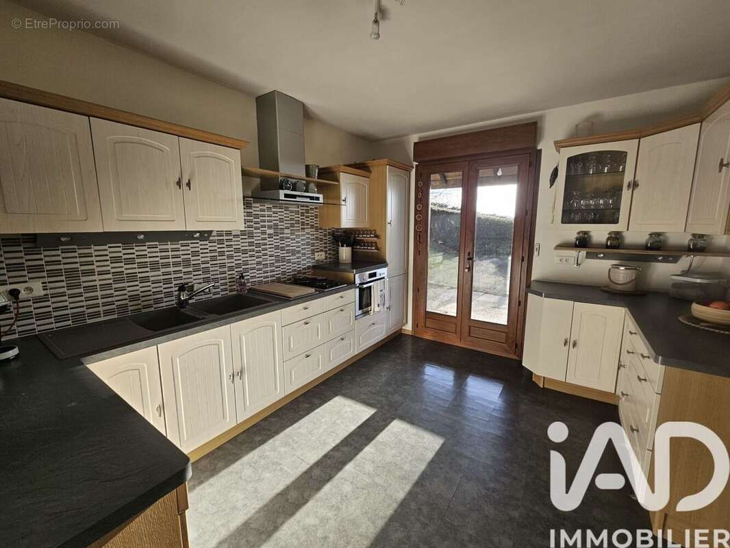 Maison 107 m² à Thezillieu  - photo 5