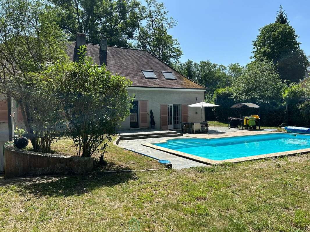Maison 211 m² à Noisy-Sur-Ecole  - photo 5