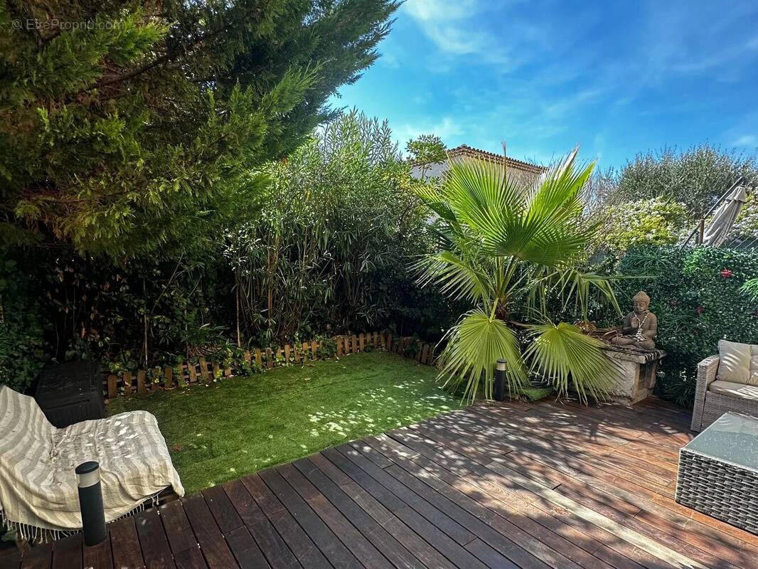 Appartement à VALLAURIS