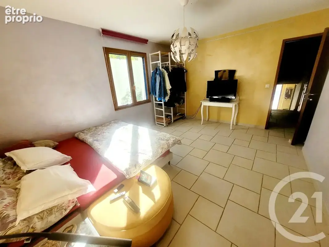 Maison 7 pièces 213 m² à vendre à La Chapelle-Naude (71500) - photo 11