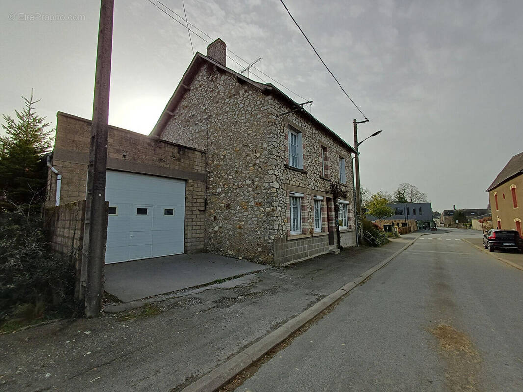 Maison à LE BOURGNEUF-LA-FORET