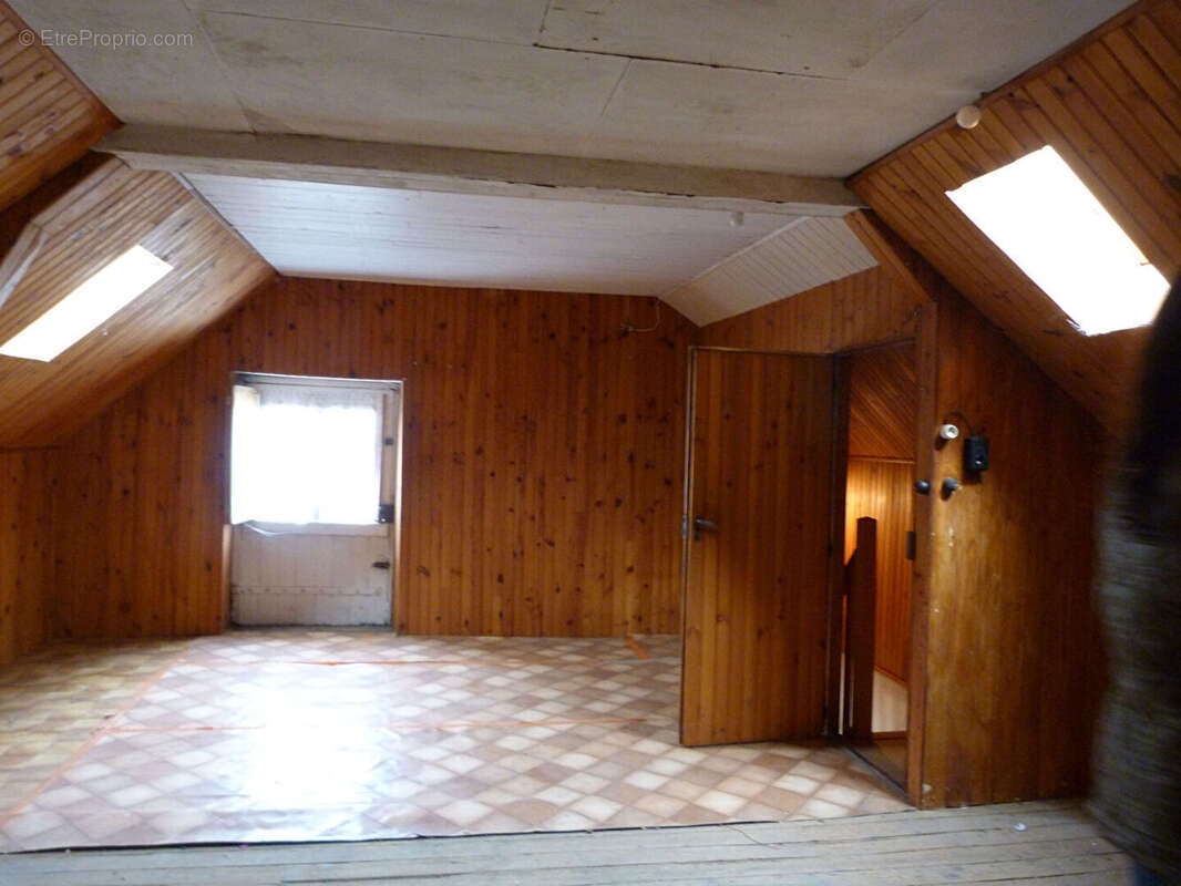 Maison à QUELAINES-SAINT-GAULT