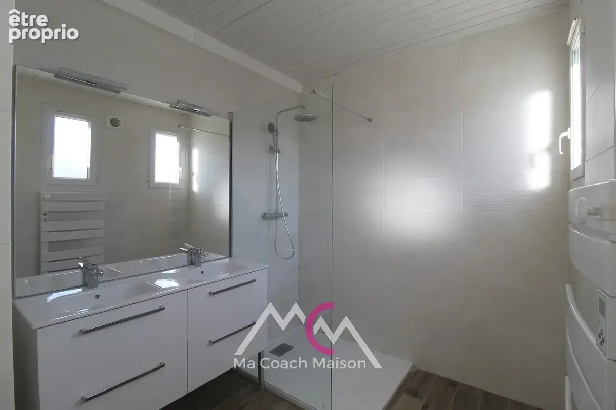 SÉVÉRAC, Maison d’environ 65 m2 avec nombreuses dépendances - photo 4