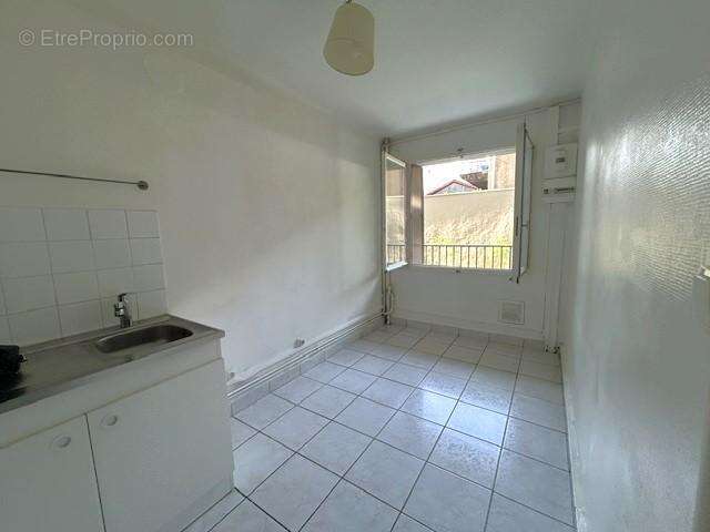   - Appartement à VILLEURBANNE