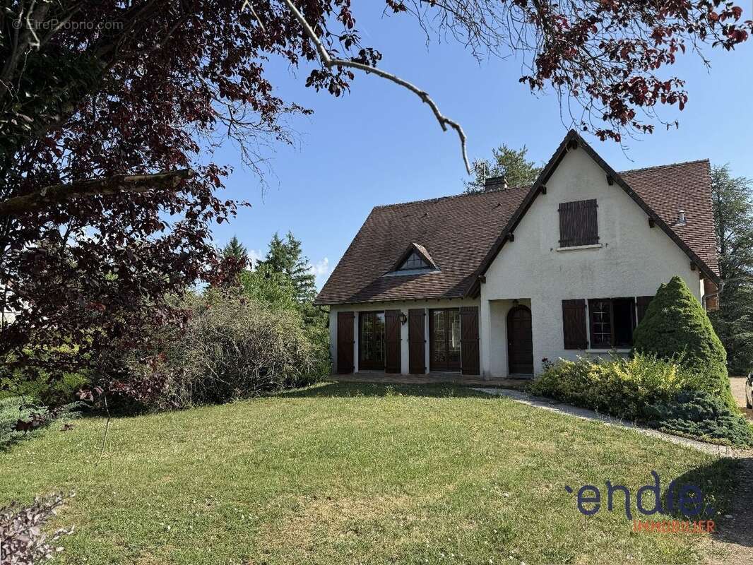 Maison à LA GUERCHE-SUR-L'AUBOIS