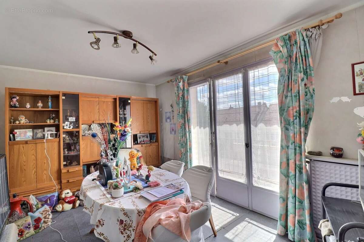 Maison à MONTATAIRE