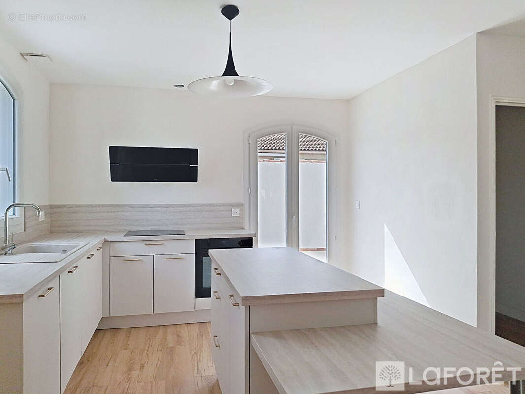 Hyères COSTEBELLE maison 190 m², jardin, terrasse, piscine , - photo 6