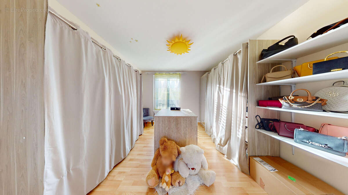 Maison à VILLENEUVE-LE-COMTE