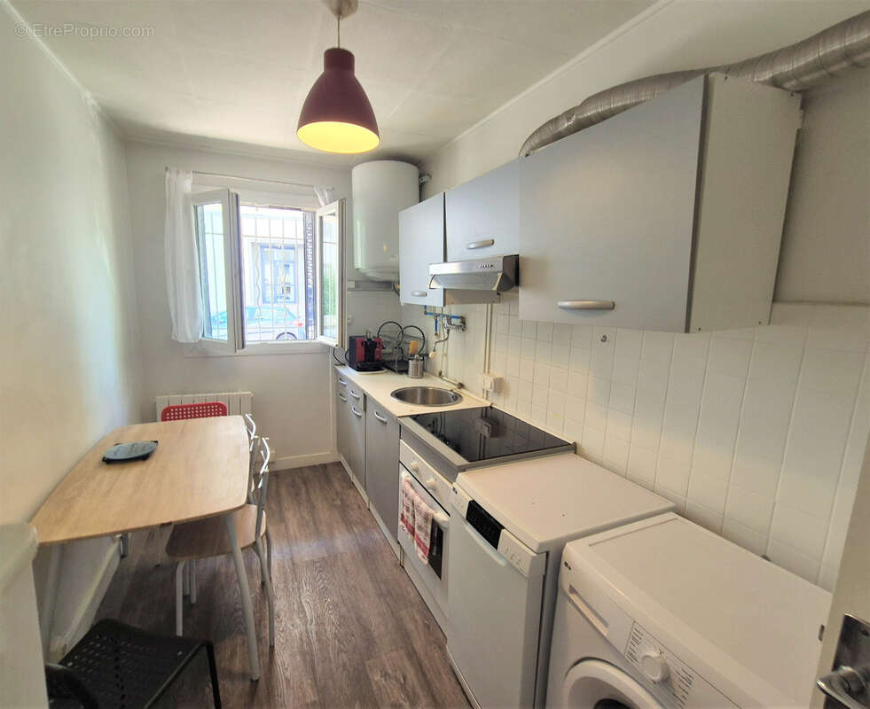 Achat Appartement T3 Grenoble – 3 Pièces de 48m² Traversant Est-Sud avec Séjour Lumineux, Cuisine moderne équipée et meublée & C - photo 9