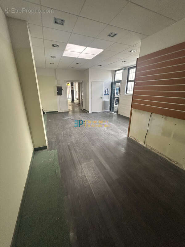 Commerce 102 m² à Lorient  - photo 6