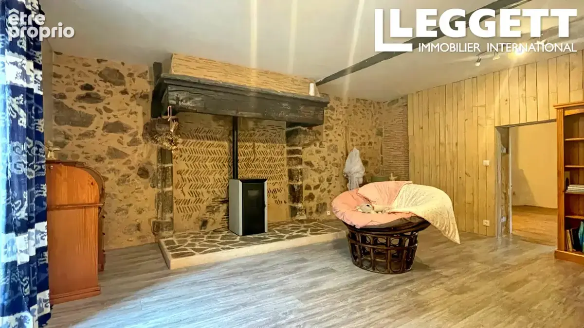 Maison de 2/3 chambres entièrement rénovée dans le charmant village de Saint-Germain-de-Confolens - photo 4