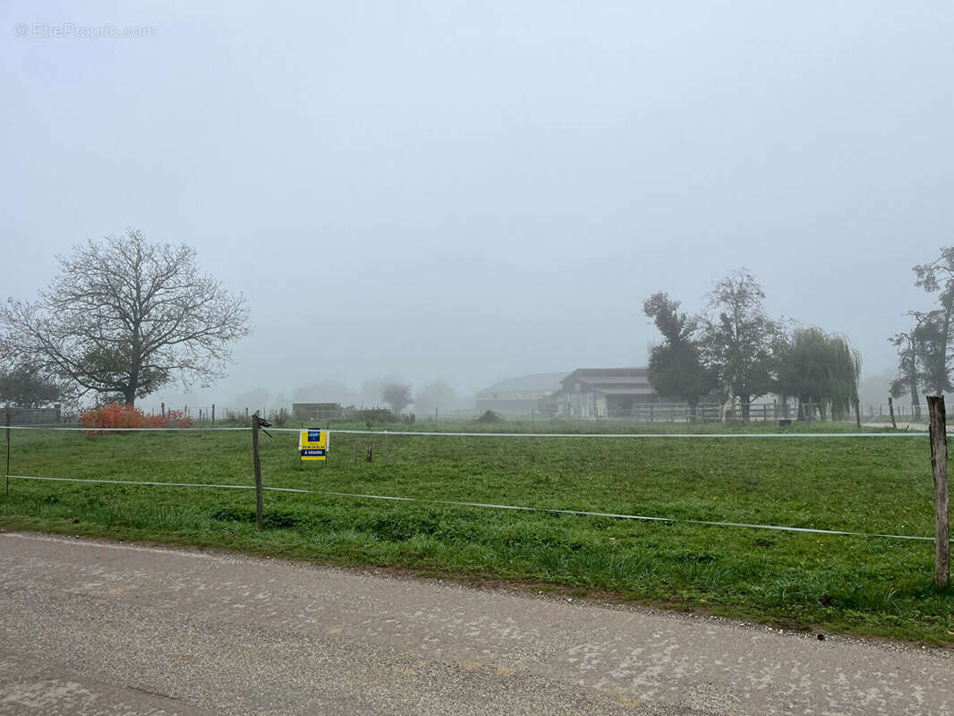 Terrain à LONS-LE-SAUNIER