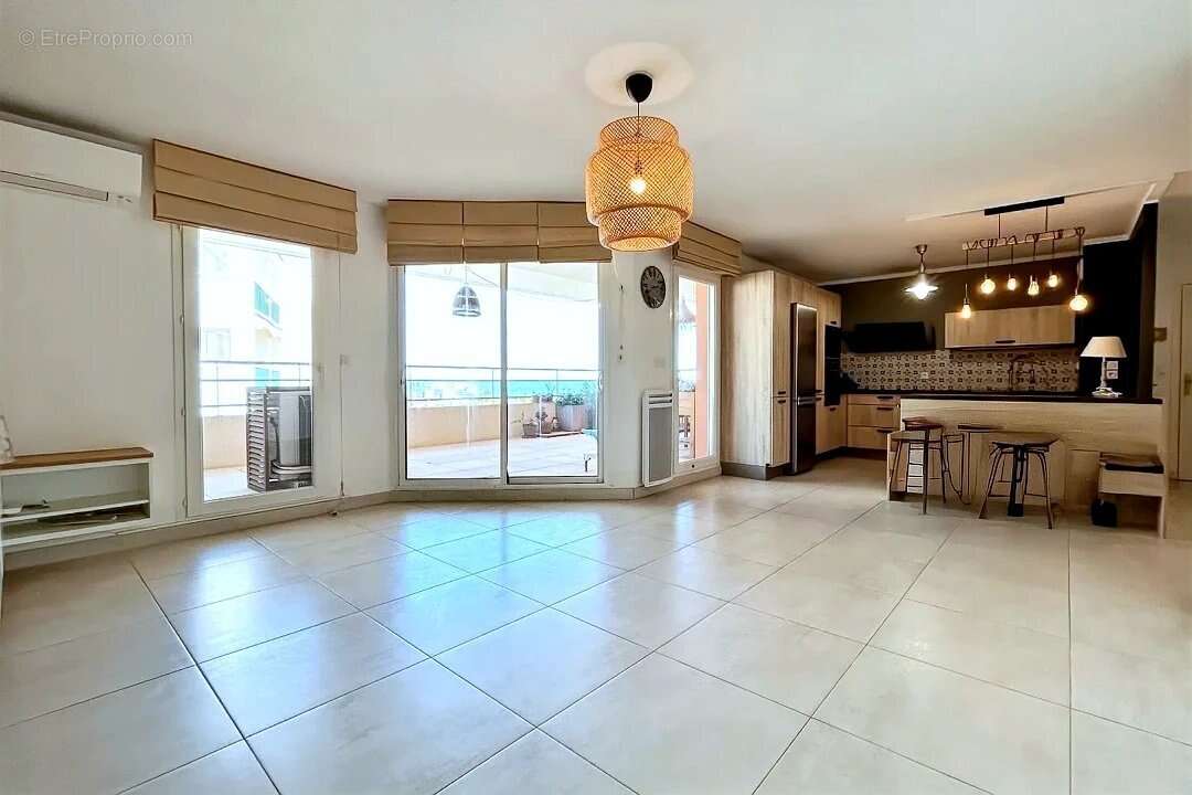 Appartement à MEZE