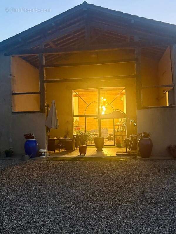Maison 300 m² à Virazeil  - photo 4