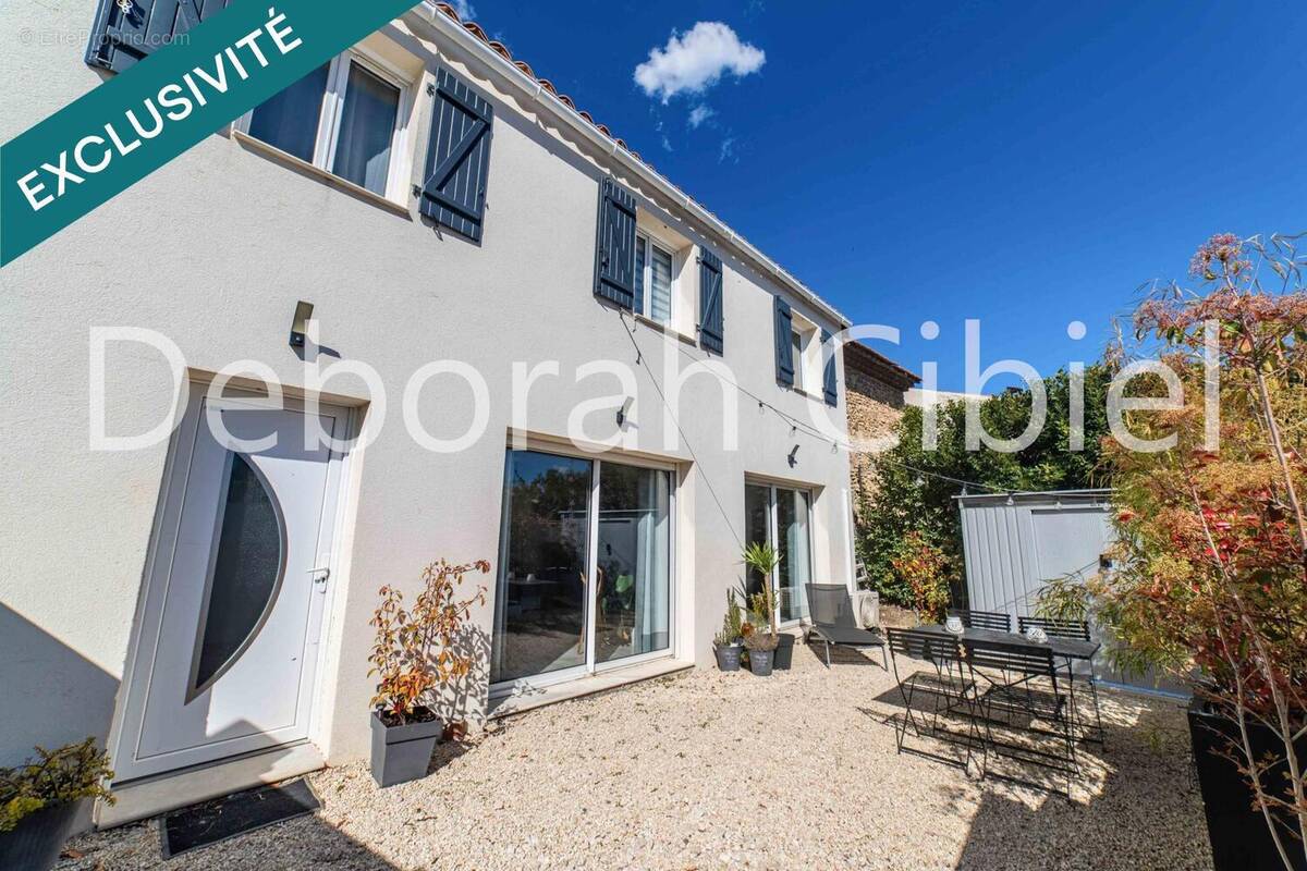 Photo 1 - Maison à LA FARE-LES-OLIVIERS