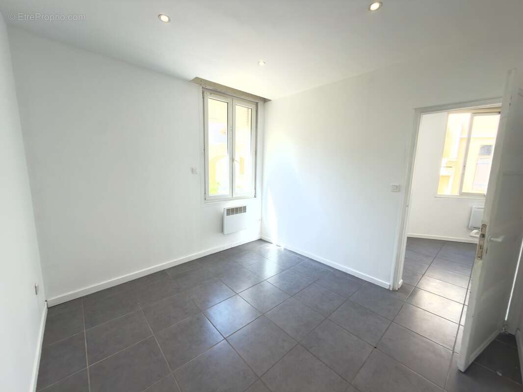 Appartement 38 m² à Fos-Sur-Mer  - photo 7