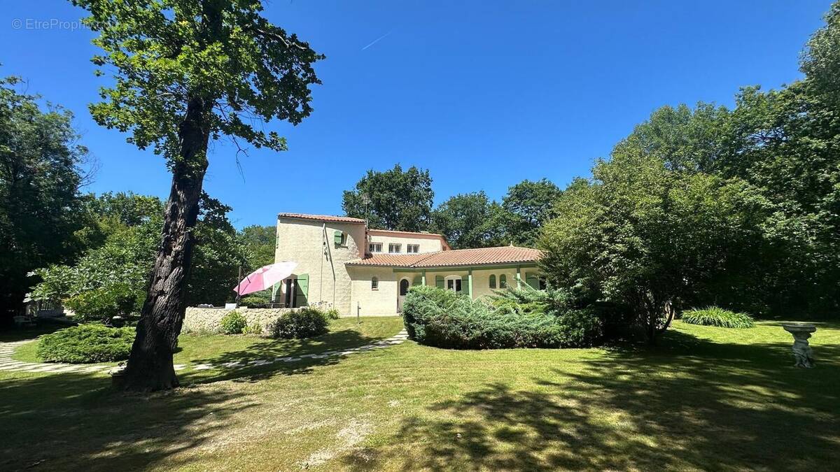 Photo 1 - Maison à FARGUES-SAINT-HILAIRE