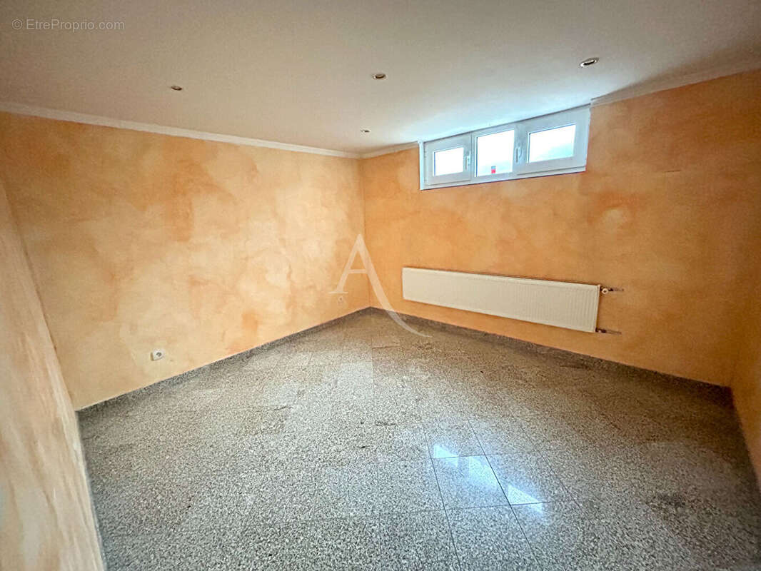 Maison à PARAY-VIEILLE-POSTE