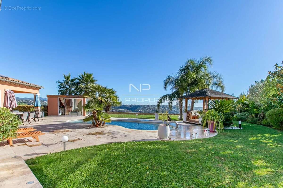 Maison à SAINT-LAURENT-DU-VAR