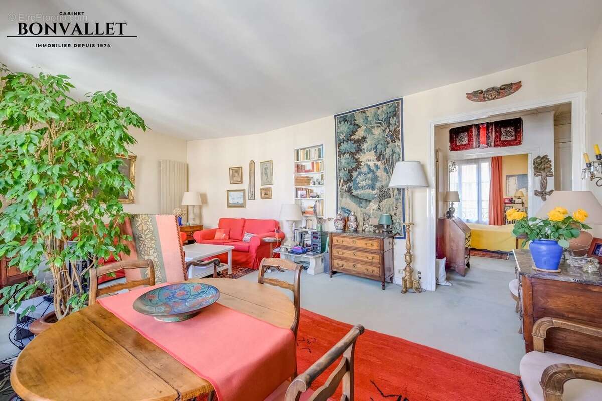 Appartement à PARIS-15E