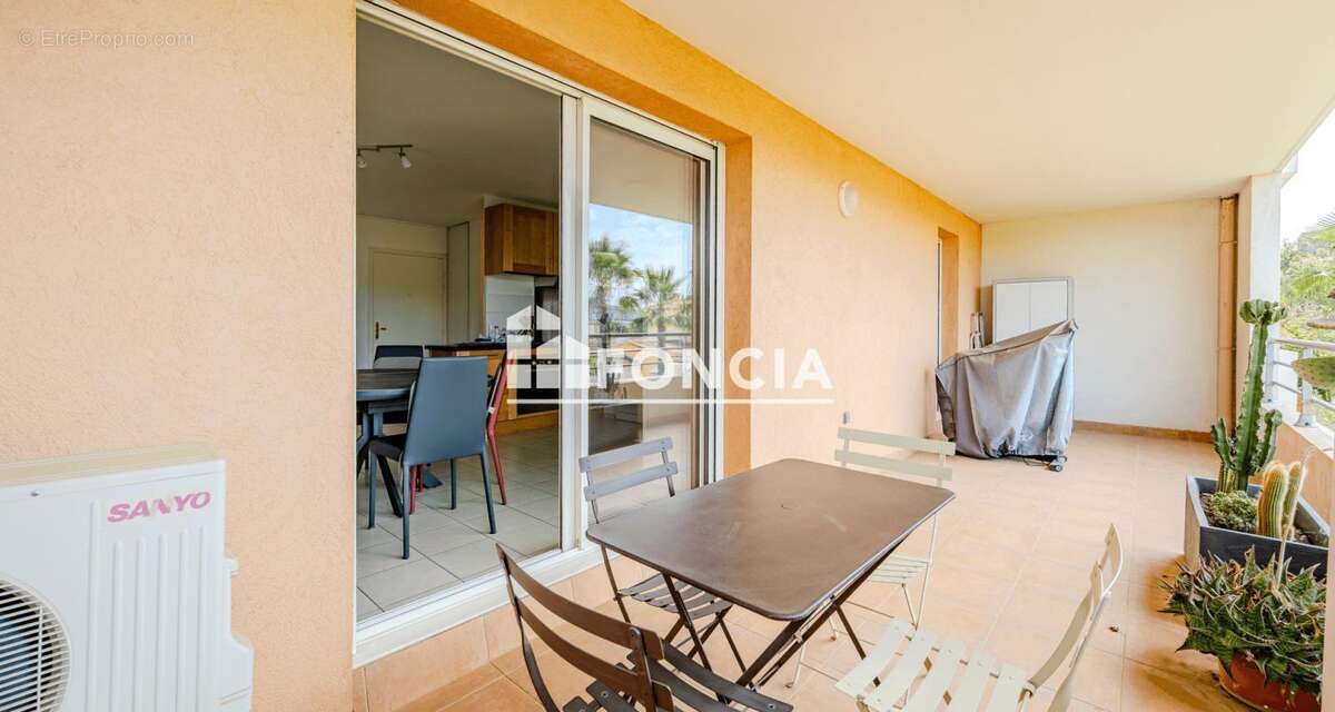 Appartement à HYERES