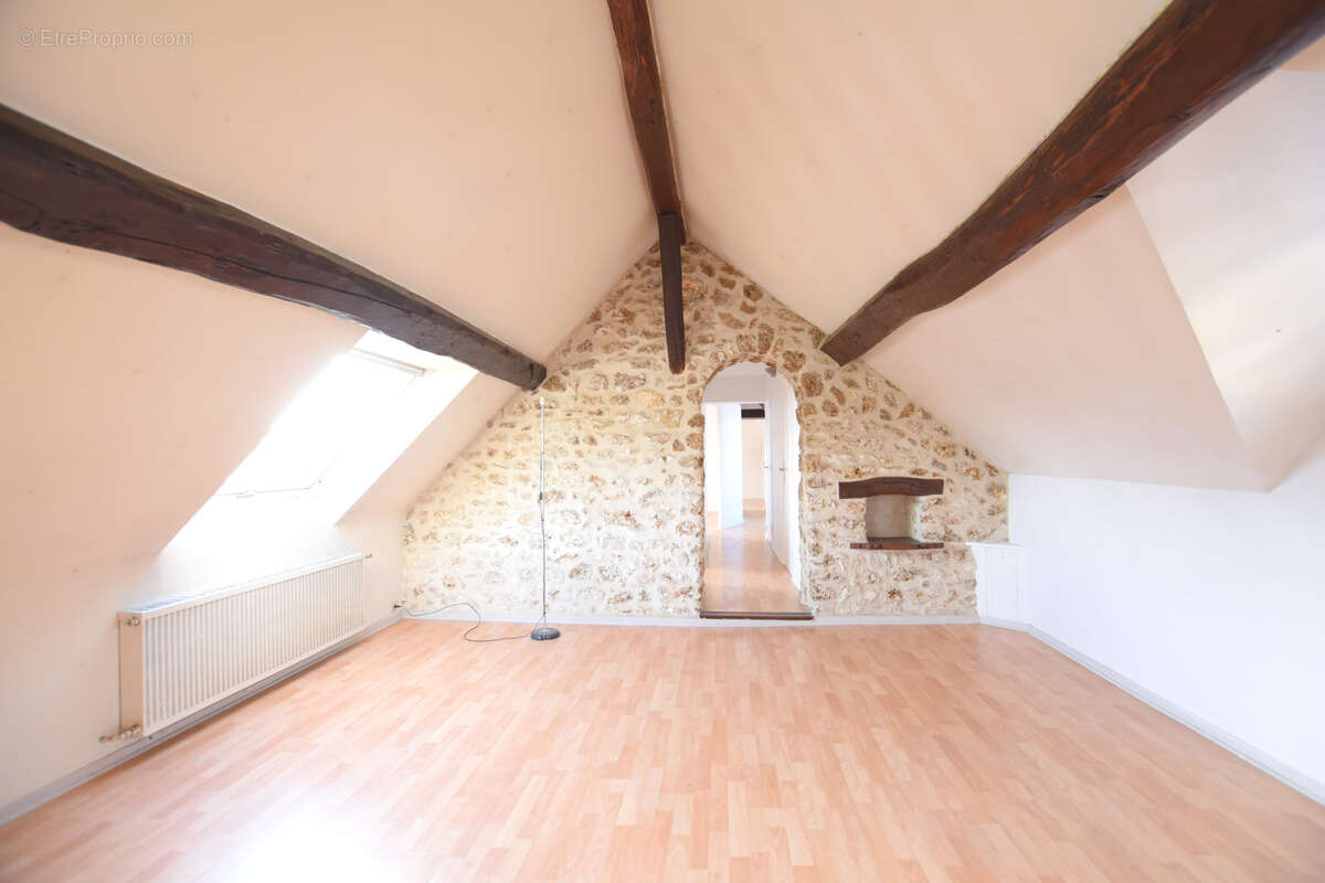 Maison à LES ESSARTS-LE-ROI