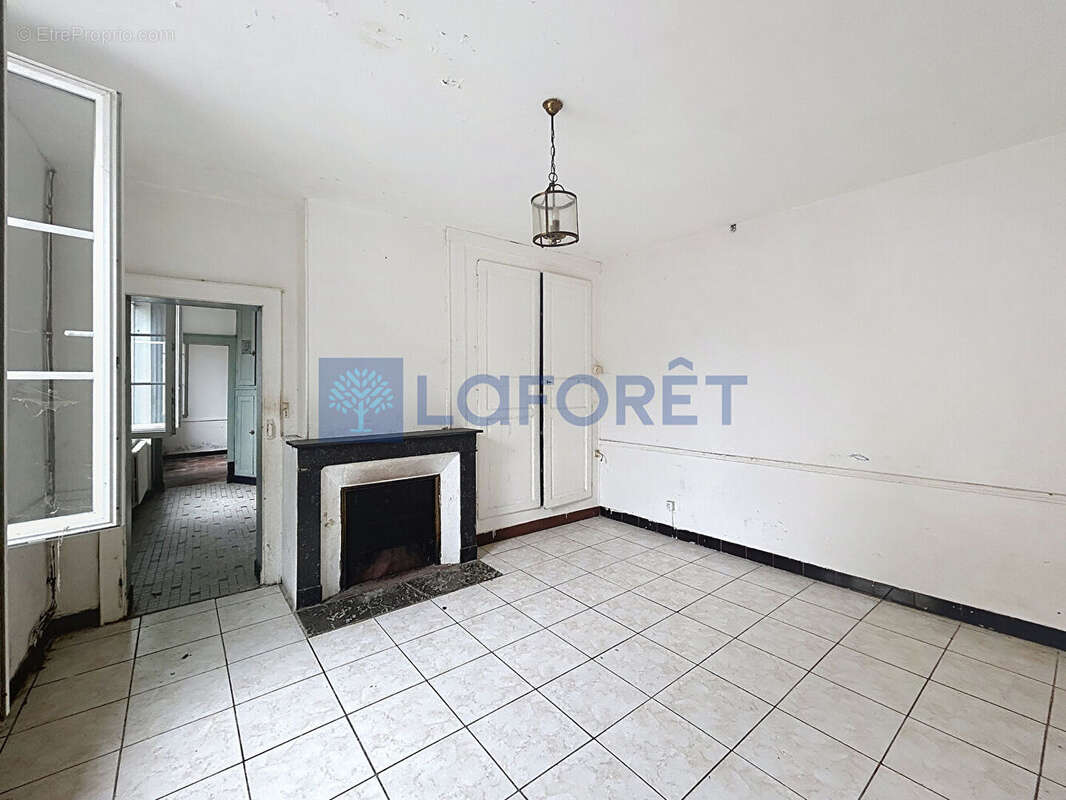 Maison à CHENNEBRUN