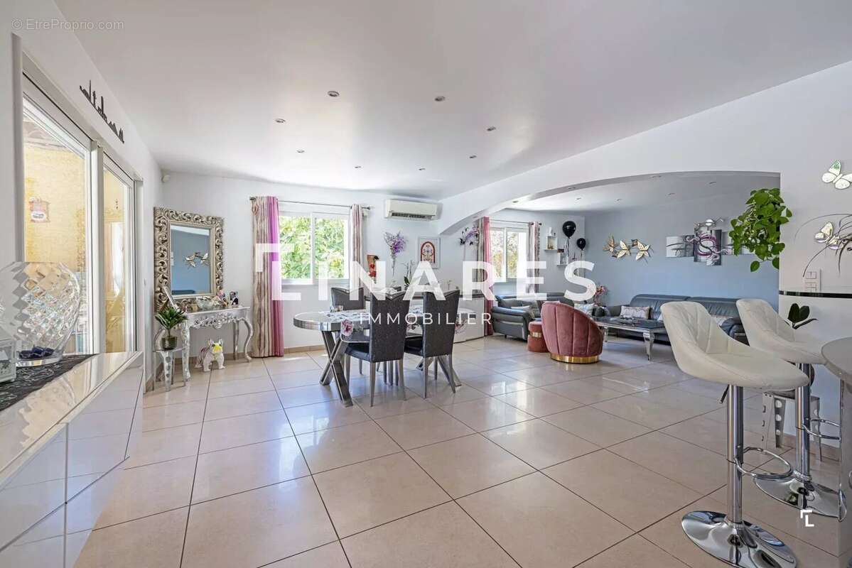 LA GRACIEUSE - Villa T4 de 165m² - Piscine - Parcelle 604m² - 13013 La Batarelle - photo 7