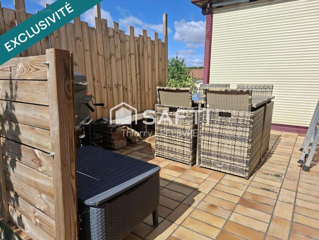 Maison 140 m² à Jaunay-Clan  - photo 8