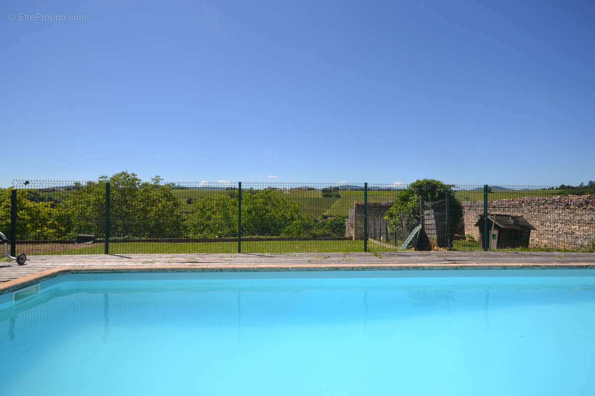 Beaujolais Pierres dorées, Propriété, 350 m2 hab., 5 chambres, terrain 1996 m2, vue magnifique - photo 3