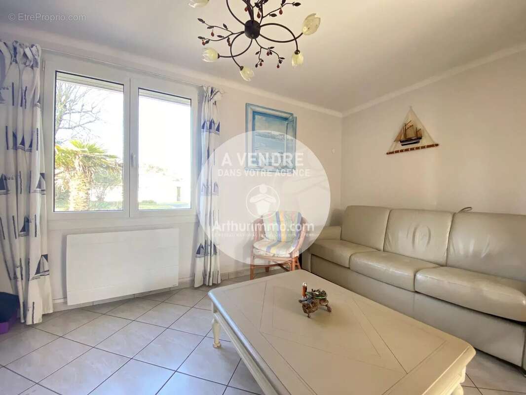 Maison de 120 m2, 5 garages sur terrain clos de plus de 1000 m² - photo 6