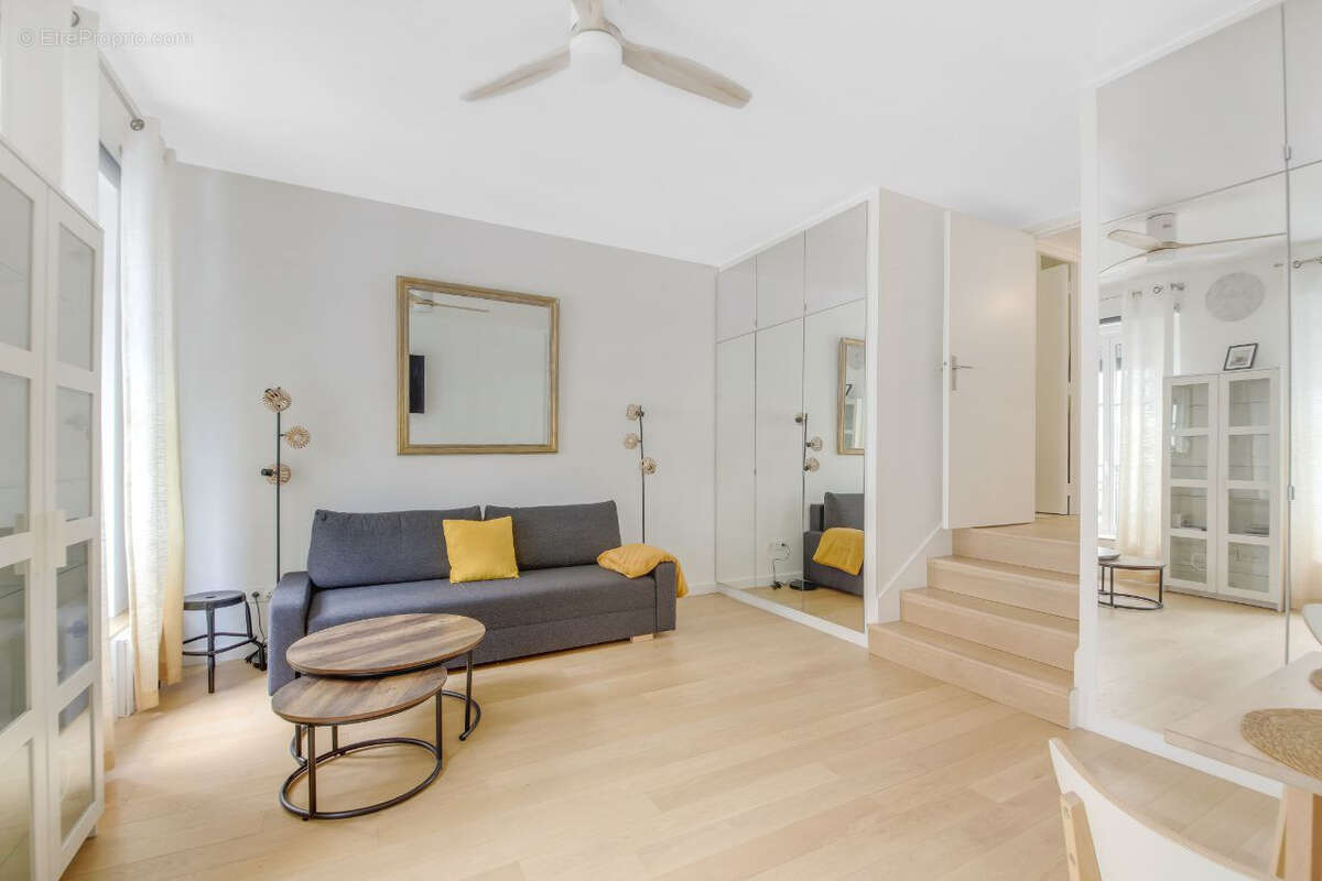 Appartement à PARIS-3E