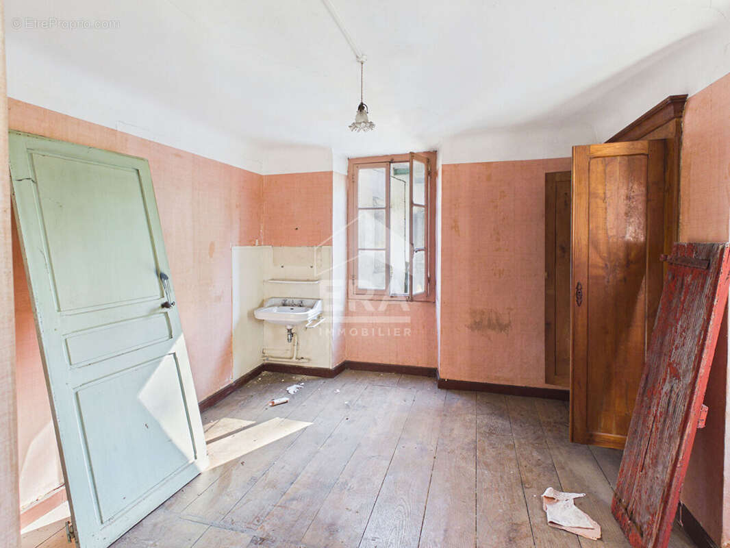 Cambo-Les-Bains - Vente Appartement 5 pièces - Travaux à prévoir - photo 4