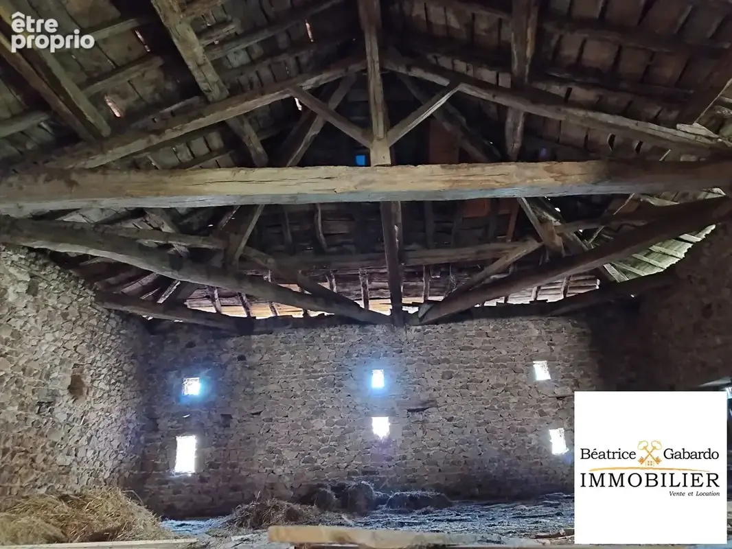 Ancienne ferme en pierre avec dépendances et beau potentiel - photo 7