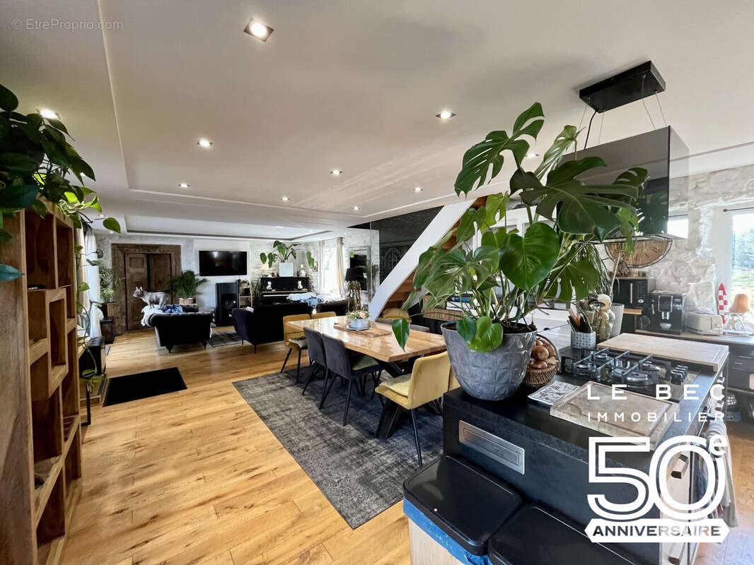 Maison 140 m² à Ploeren  - photo 2