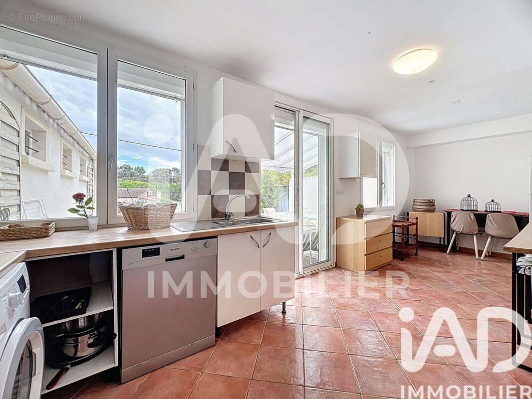 Maison 167 m² à Plan-De-Cuques  - photo 8